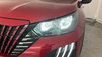 Peugeot 2008 1.2 Hybrid 145ch Allure e-DCS6 — photo 17