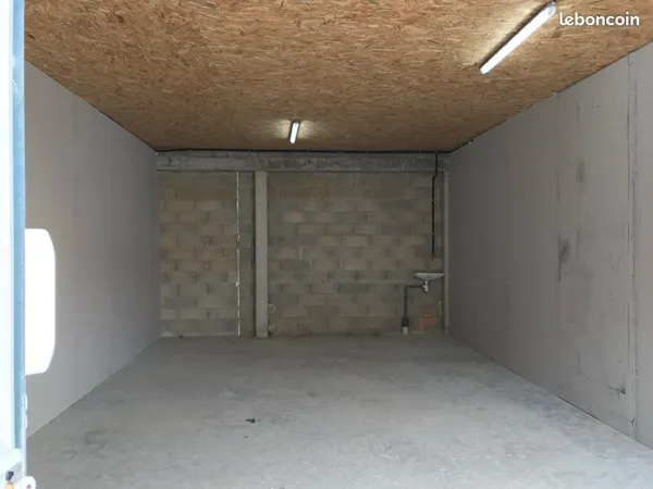 Box garage