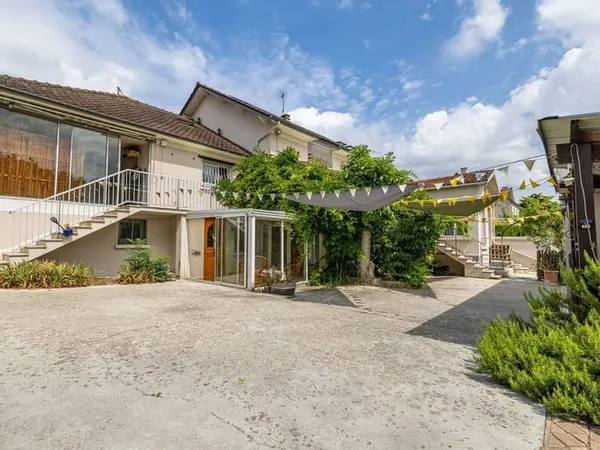 Maison 11 pièces 355 m²
