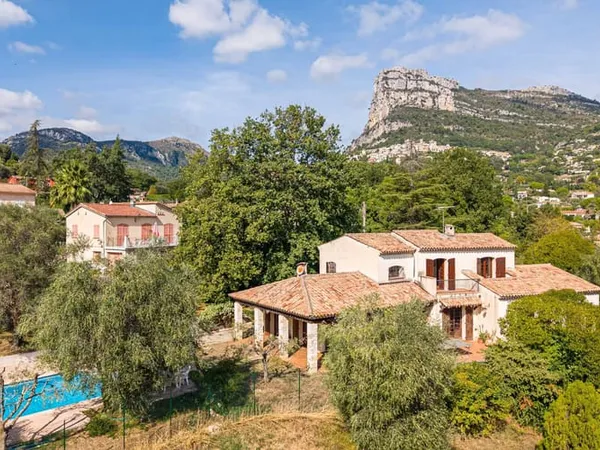Maison 6 pièces 202 m²