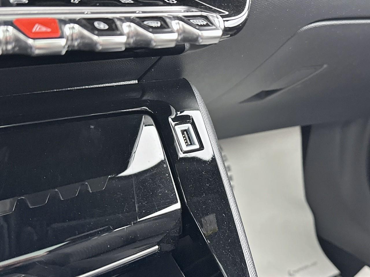 Peugeot 2008 puretech 130 s&s eat8 gt — photo 24