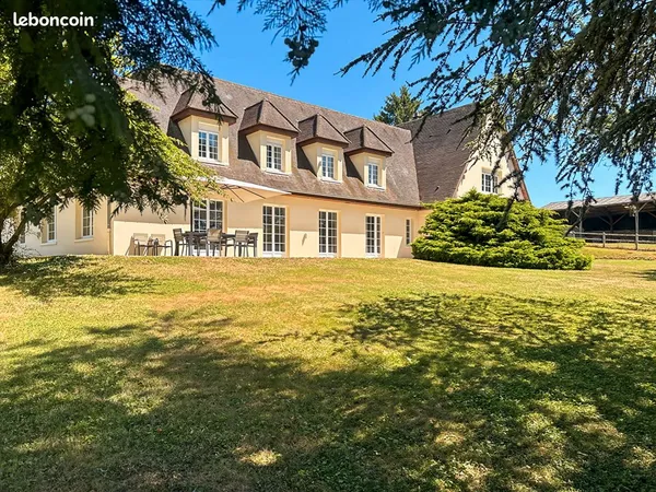 Maison 9 pièces 308 m²