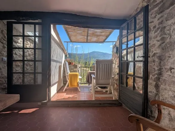 À VENDRE MAISON DE VILLAGE T4 98M² AVEC TERRASSE À GONFARON