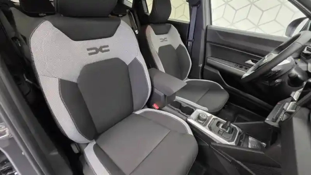 Dacia Duster hybrid-g 150 4x4 — photo 3