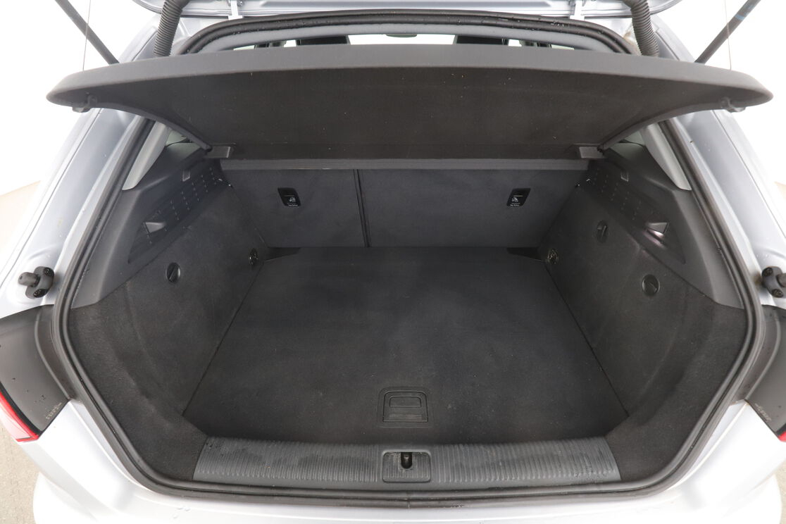 Audi A3 Sportback 30 TDI Design — photo 16