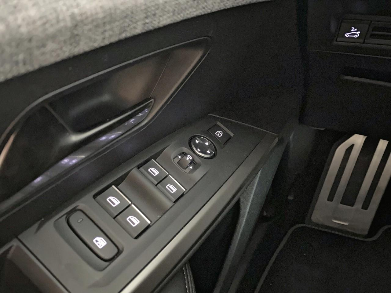 Peugeot 3008 hybrid 145 e-dcs6 gt — photo 20