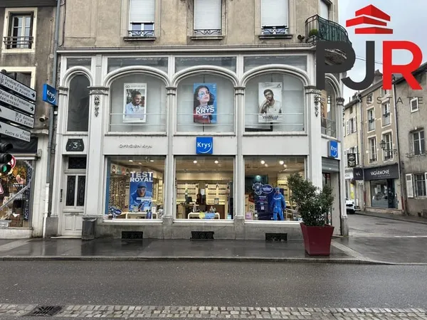 Local commercial 273 m²