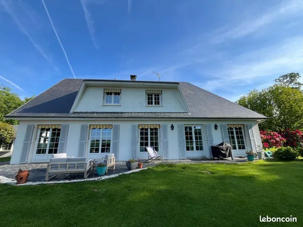 Maison avec beaucoup de charme à découvrir sans tarder
