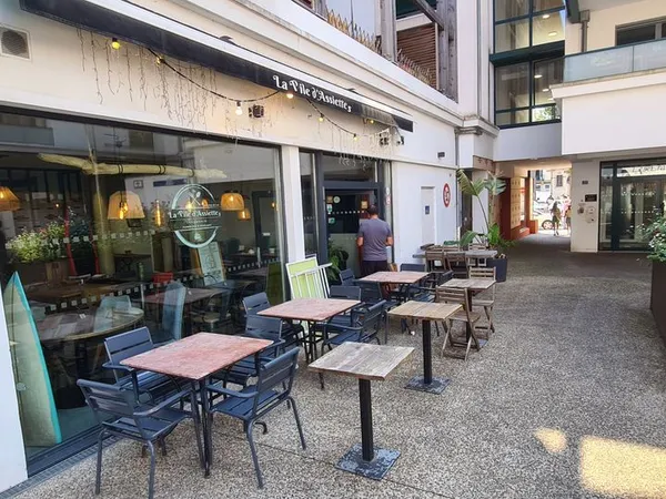 St Jean de Luz, restaurant plein centre