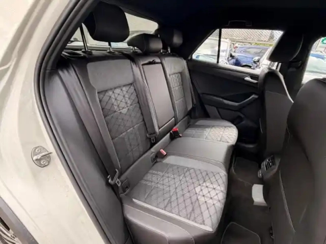 Volkswagen T-Roc 1.5 tsi evo2 150ch r-line dsg7 — photo 8