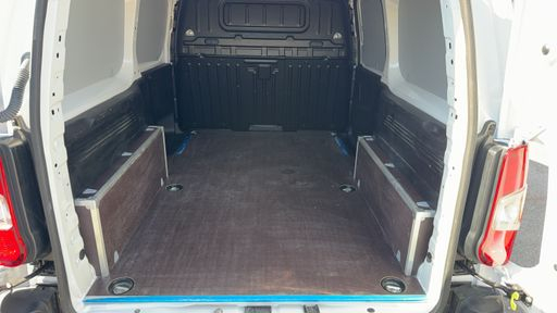 Citroen Berlingo Fourgon XL 1.5 BlueHDi 130 EAT8 - Van – 2025 – 27389 km – Diesel – Boîte Automatique — photo 24