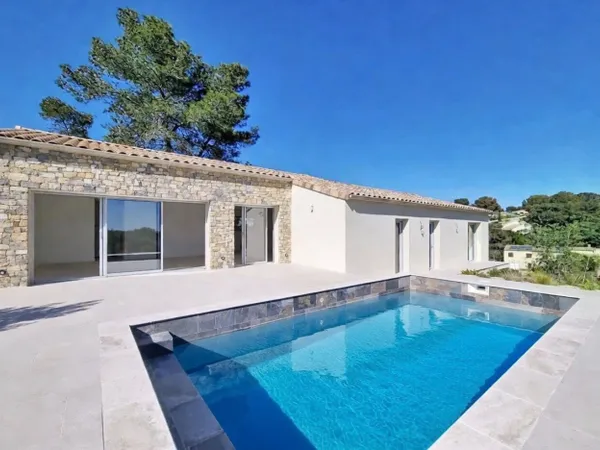 NÎMES - PETIT VÉDELIN - VILLA CONTEMPORAINE NEUVE DE PLAIN-PIED AVEC PISCINE