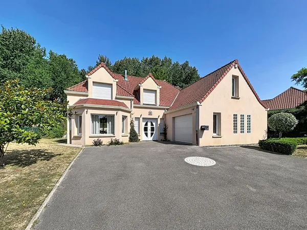 Maison 8 pièces 170 m²