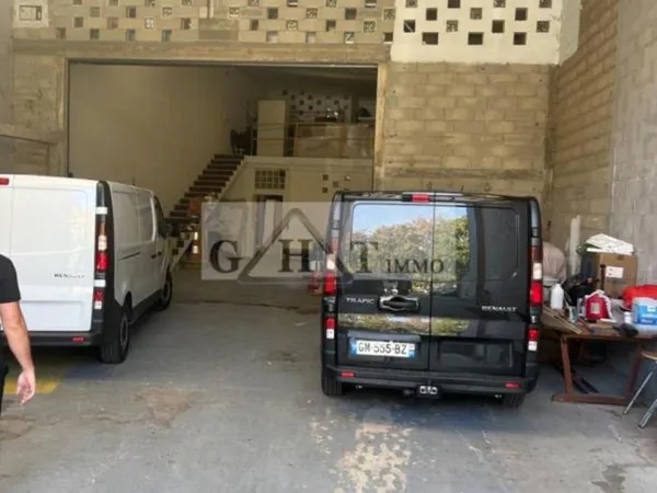 A vendre Local d'activité 740m2