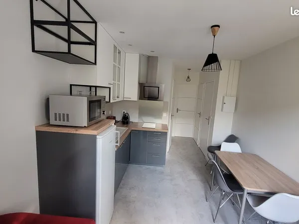 F2 meublé quartier CERNAY DAUPHINOT