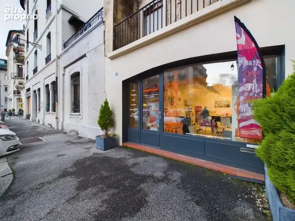 Murs commerciaux à vendre à Chambéry hyper centre 100m2 divisible