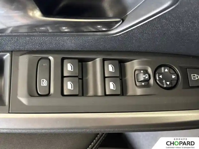 Peugeot 3008 hybrid 145 e-dcs6 — photo 24
