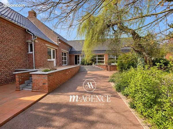 Maison 8 pièces 195 m²
