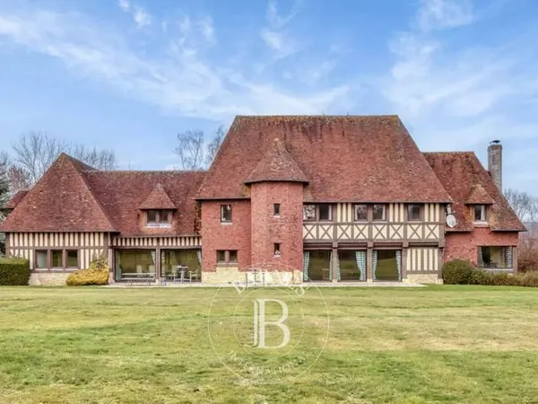 Maison 10 pièces 442 m²