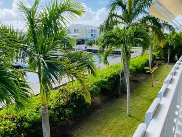 Appartement meublé face à la marina, Saint-François, location d'un à deux mois