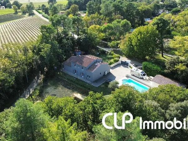 Maison 9 pièces 200 m²