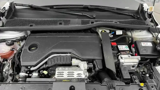 Peugeot 208 hybrid 100 e-dcs6 — photo 23