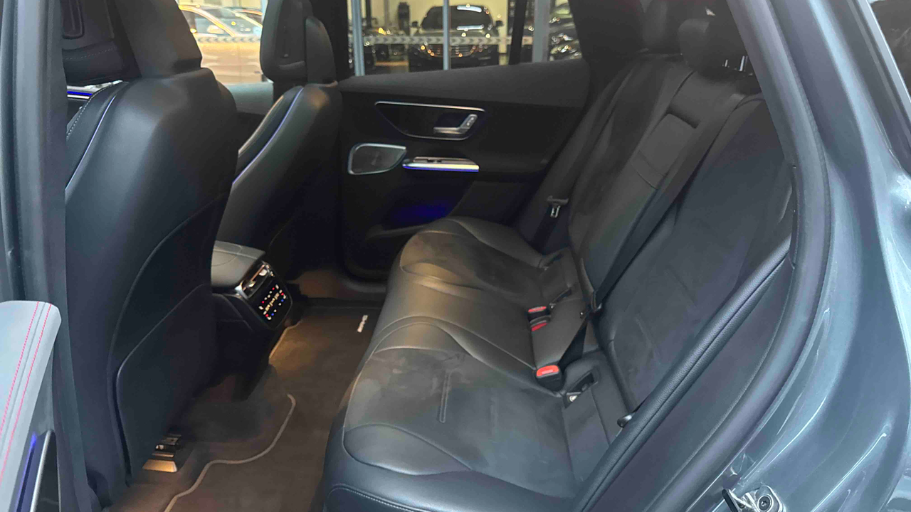 Mercedes EQE SUV 350 4MATIC — photo 12