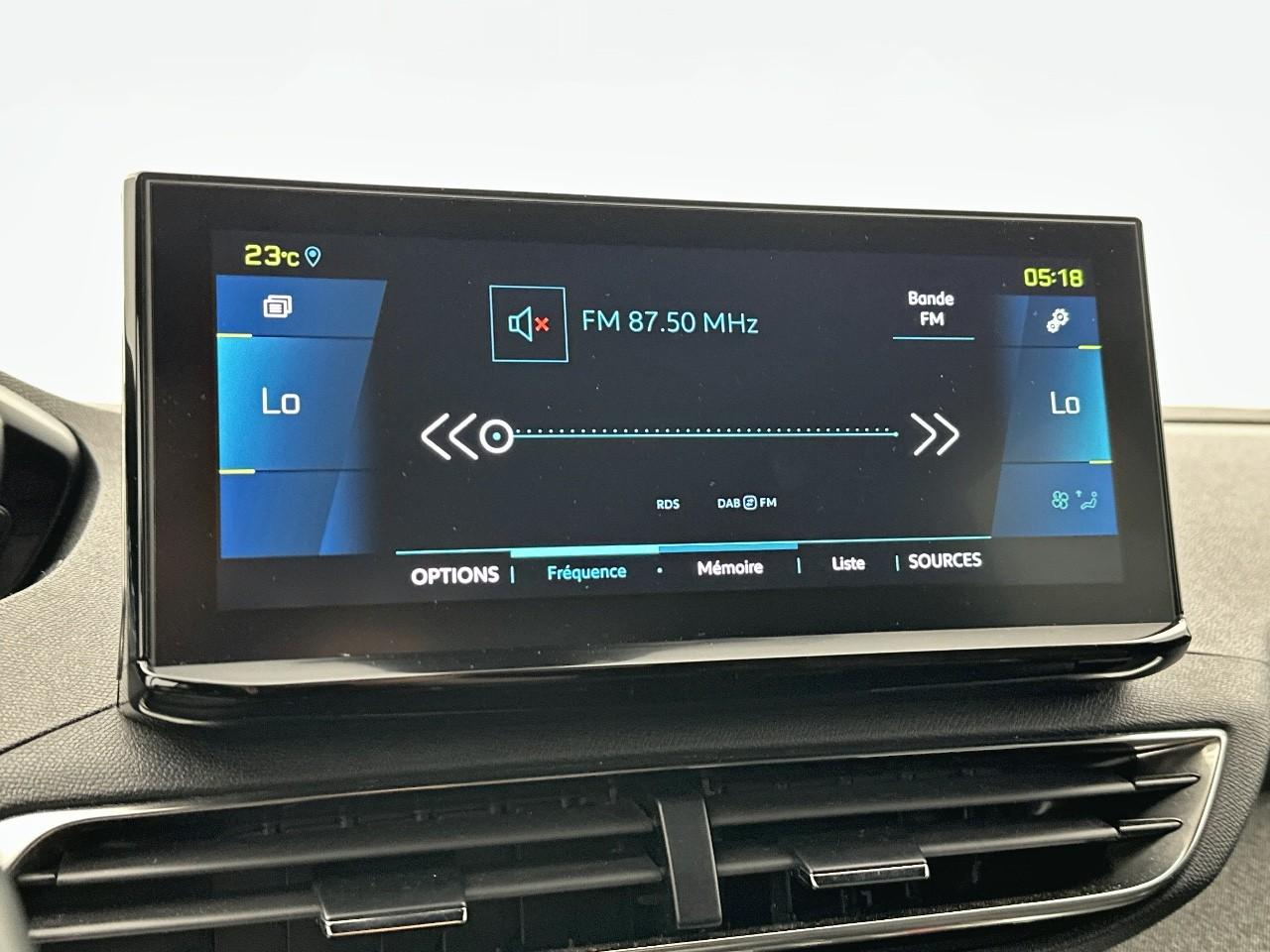 Peugeot 3008 hybrid 225 e-eat8 allure pack — photo 22