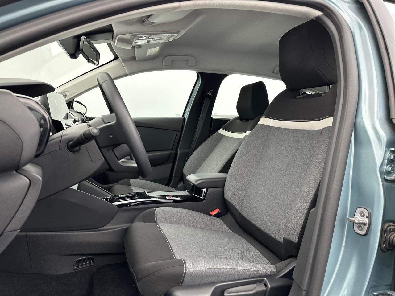 Citroën C4 e-c4 136 ch automatique live — photo 9