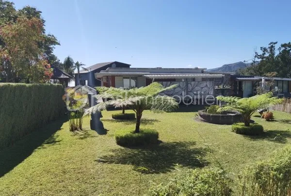 Maison 8 pièces 267 m²