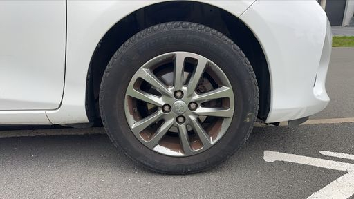 Toyota Yaris 1.3 VVT-i 100 - Dynamic Business – 2017 – 139738 km – Essence – Boîte Manuelle — photo 19