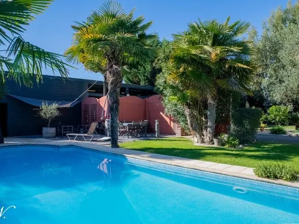 Maison en pierre 8 pièces 217 m²