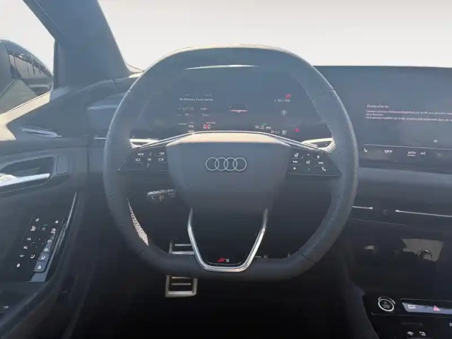 Audi A6 e-tron avant performance 367 ch 100 kwh — photo 12