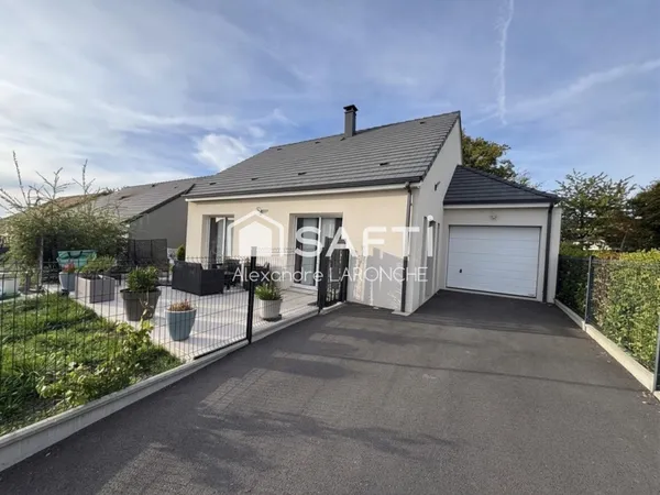 Maison de plain pied, 3 chambres, proche du centre ville.