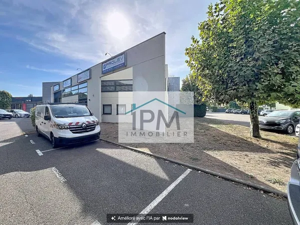 Entrepôt 351 m²