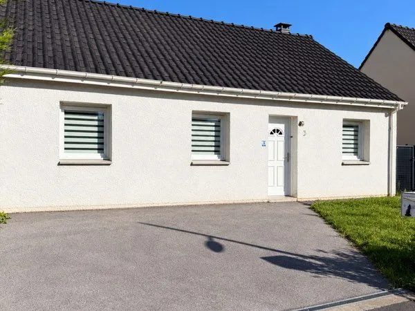 Maison individuelle plain-pied - 73 m² - 2 chambres - DPE B - Jardin
