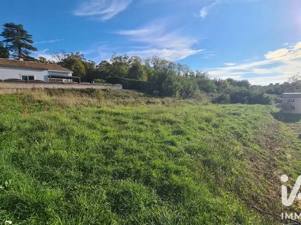 Terrain 779 m²