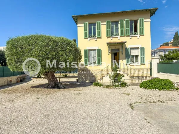 Maison 9 pièces 180 m²