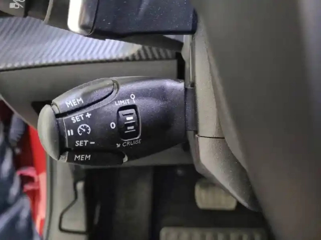 Peugeot 208 puretech 100 s&amp;s eat8 — photo 45