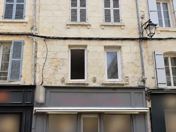 Local 100 m² Niort
