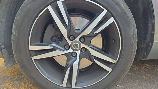 Volvo XC60 2.0 D4 190 Geartronic8 - R-Design – 2018 – 152000 km – Diesel – Boîte Automatique — photo 32