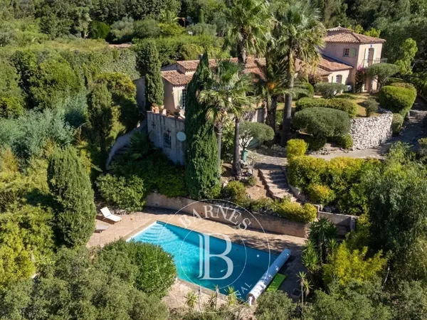 PROCHE SAINT TROPEZ - GRIMAUD - DOMAINE PRIVE - VUE MER