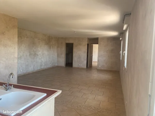 Tres bel appartement T2