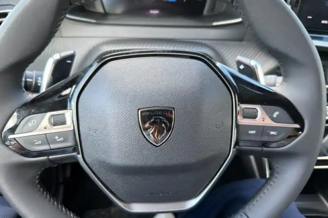 Peugeot 208 hybrid 110 ch e-dcs6 — photo 19