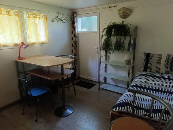 STUDIO meublé, cuisine, calme, jardin - AEROPORT 10 mn, MIN 3m, Nantes Centre 20 mn