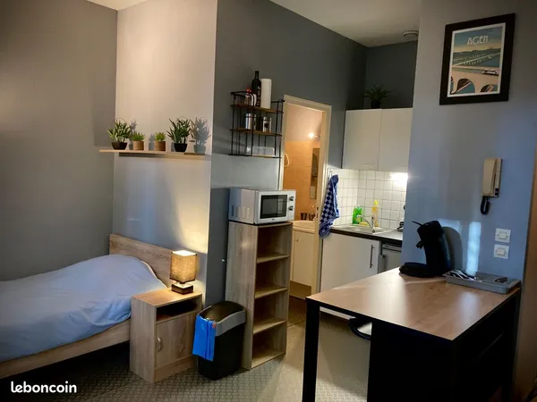 Studio meublé / parking