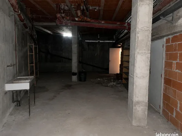 Espace de stockage 37 m² - Centre Deux - Électricité