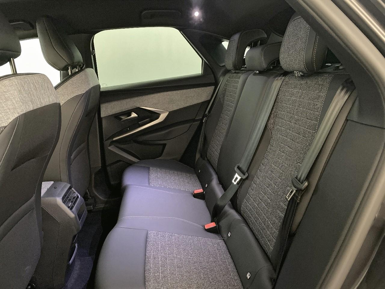 Peugeot 3008 electrique 210 ch 73 kwh allure — photo 10