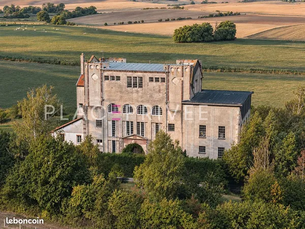 Maison 7 pièces 1500 m²