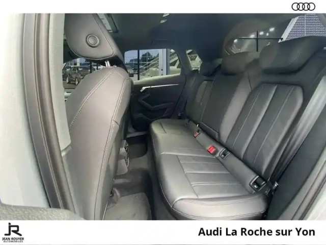 Audi A3 sportback 40 tfsie 204 s tronic 6 — photo 4